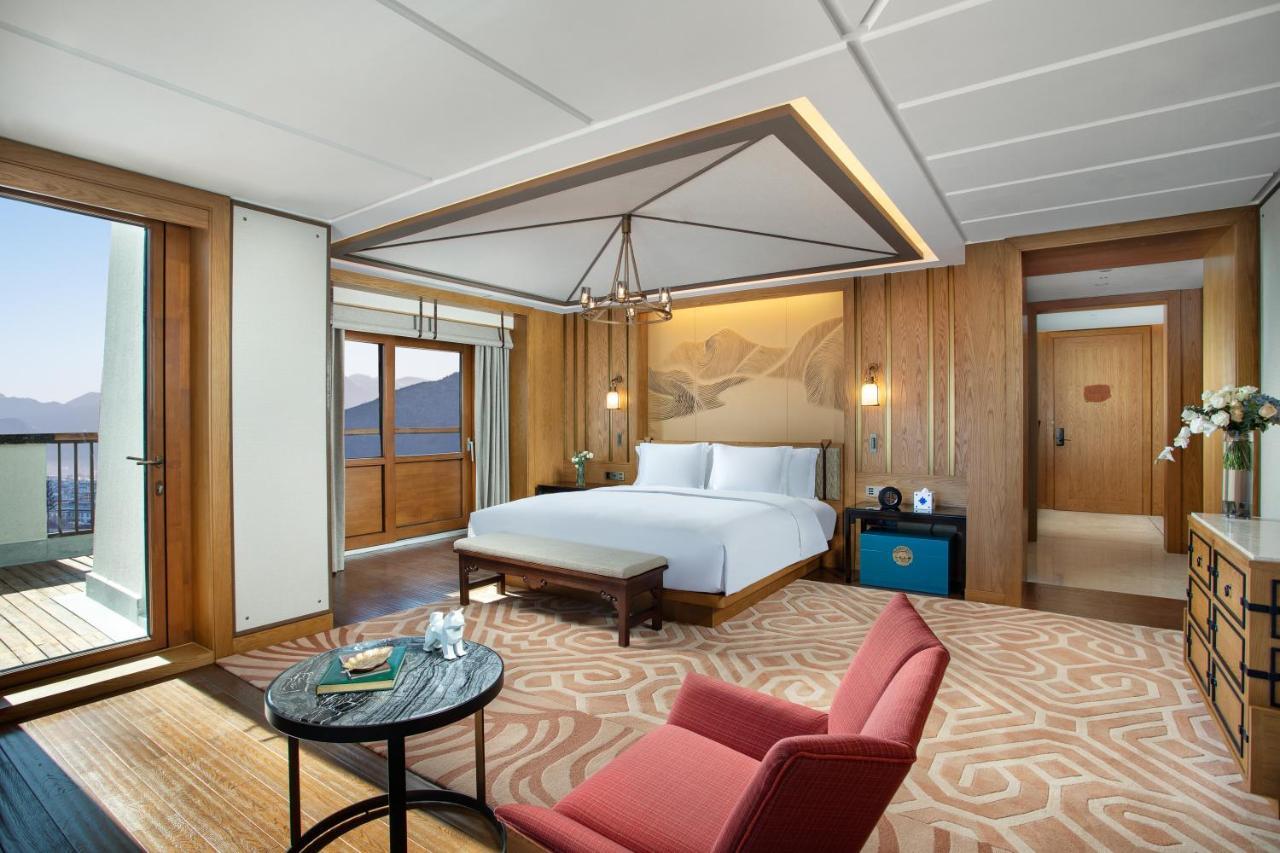 Hotel Indigo Diqing Moonlight City By Ihg Shangri-La Buitenkant foto